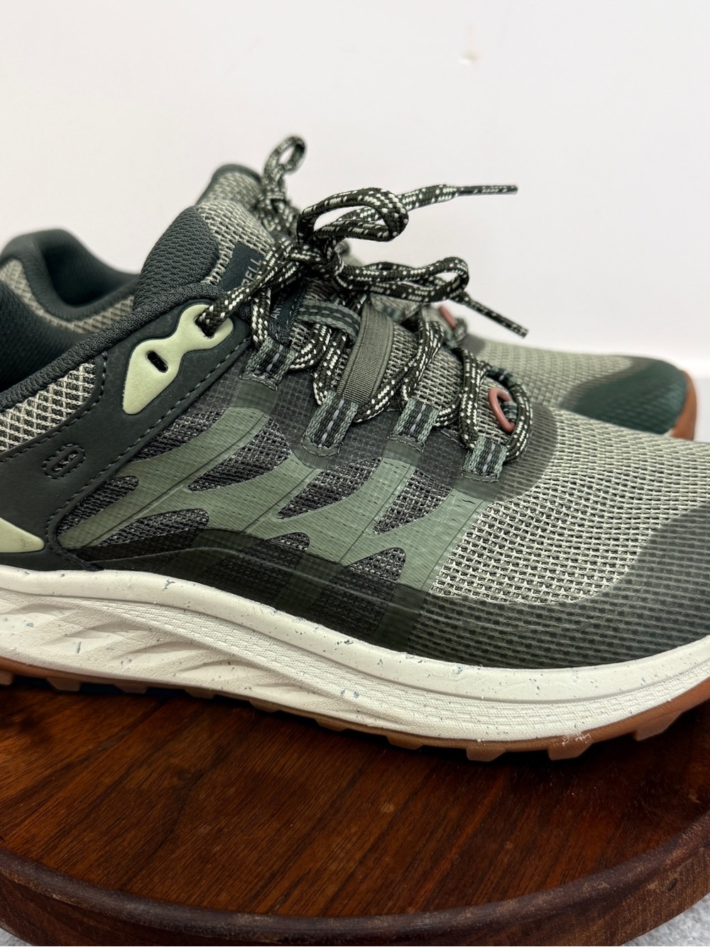 Merrell Antora 3 women’s trail running/hiking shoes with Vibram® TC5+‎ outsoles.